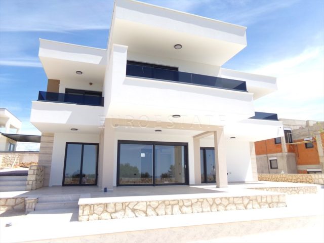 Casa in vendita 331 m² – Novalja
