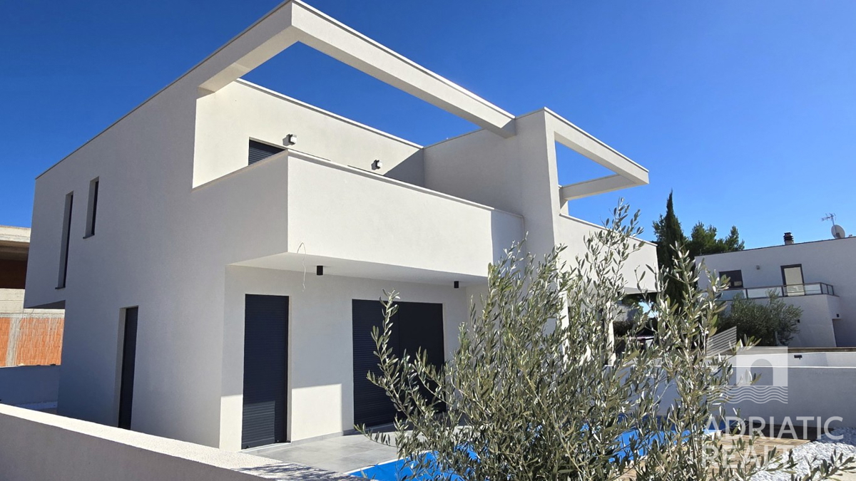House For sale - ŠIBENSKO-KNINSKA VODICE