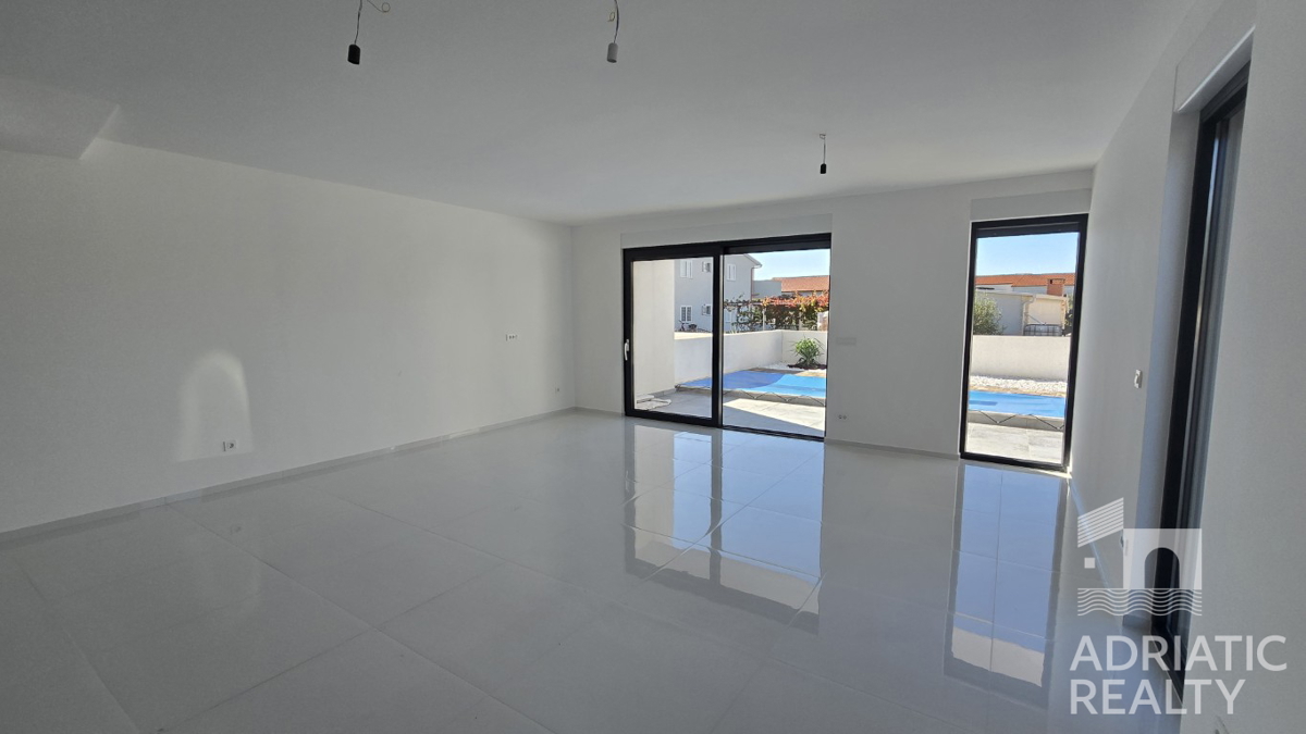 House For sale - ŠIBENSKO-KNINSKA VODICE