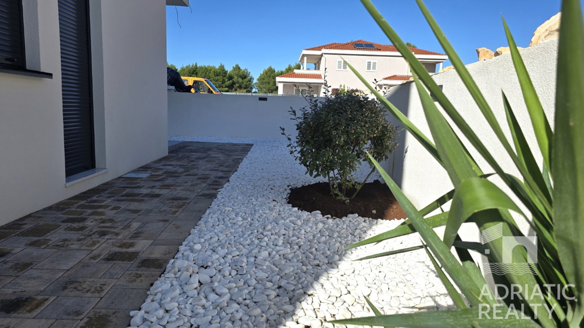 House For sale - ŠIBENSKO-KNINSKA VODICE