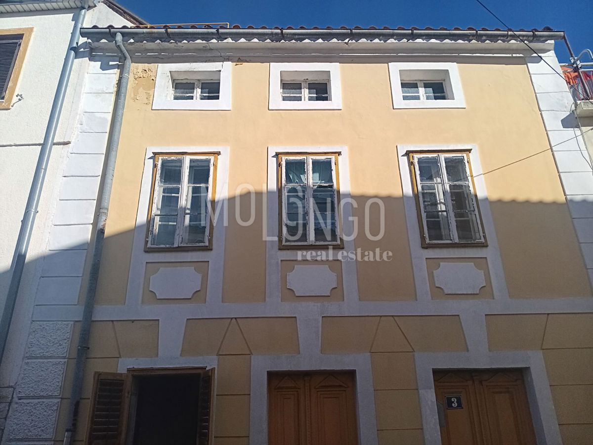 Dom Na predaj - PRIMORSKO-GORANSKA CRIKVENICA