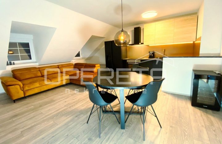 Apartma za najem 90 m² – Centar