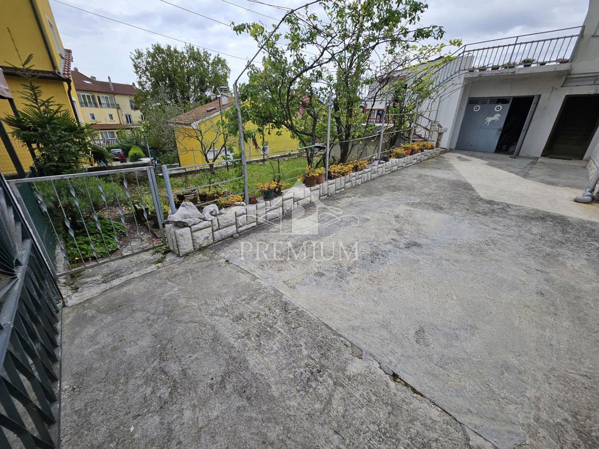 Flat For sale - PRIMORSKO-GORANSKA KASTAV