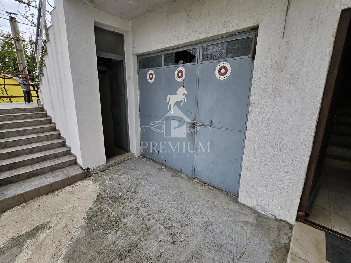 Flat For sale - PRIMORSKO-GORANSKA KASTAV