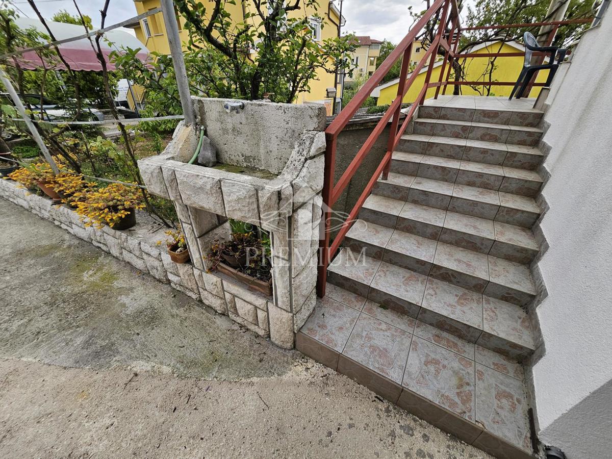 Flat For sale - PRIMORSKO-GORANSKA KASTAV