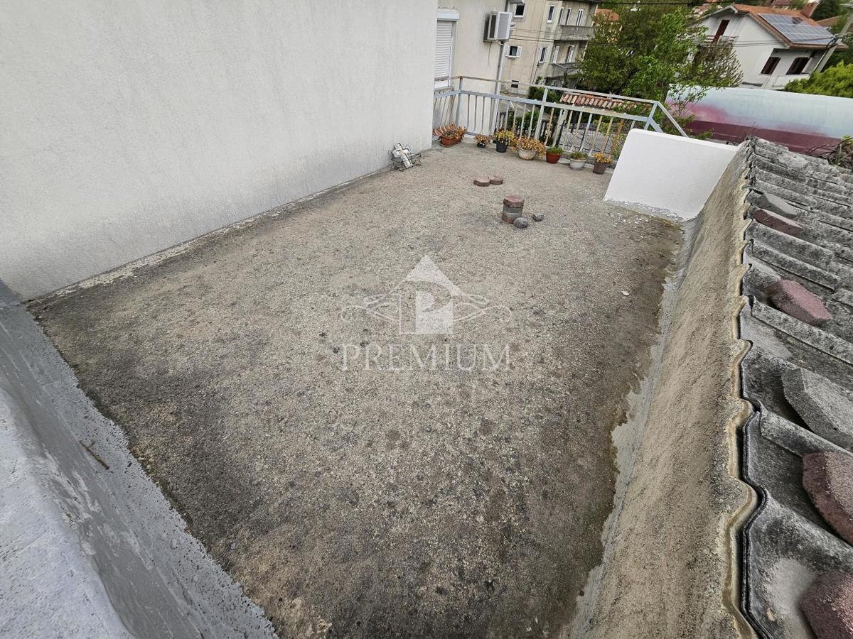 Flat For sale - PRIMORSKO-GORANSKA KASTAV