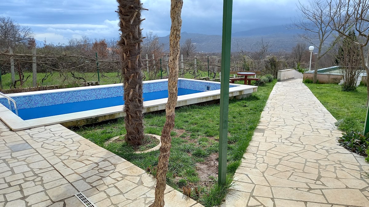 Casa In vendita - SPLITSKO-DALMATINSKA DICMO