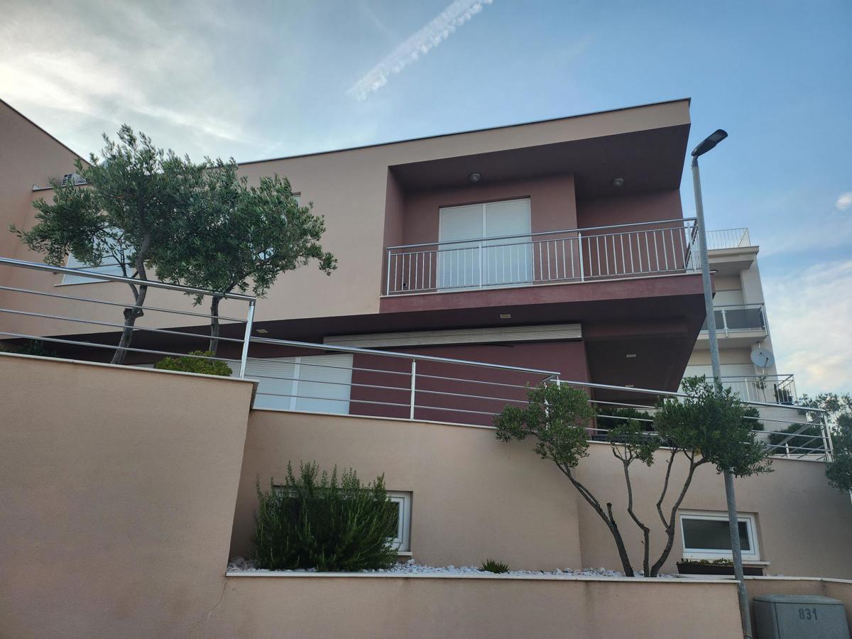 House For sale - SPLITSKO-DALMATINSKA MARINA