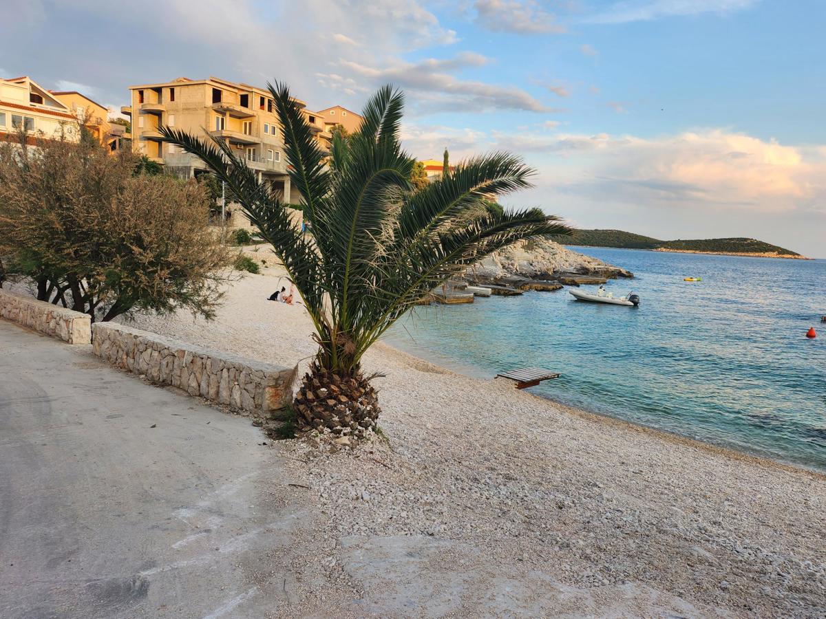 House For sale - SPLITSKO-DALMATINSKA MARINA
