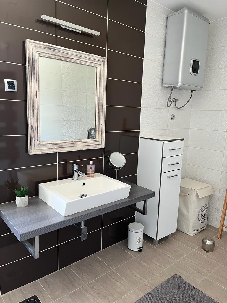 House For sale - SPLITSKO-DALMATINSKA MARINA