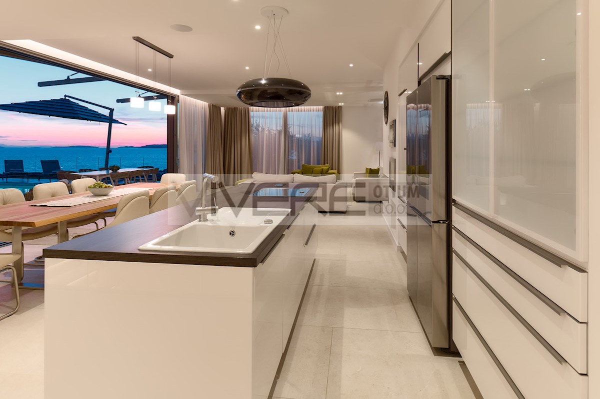 Casa In vendita - SPLITSKO-DALMATINSKA SPLIT