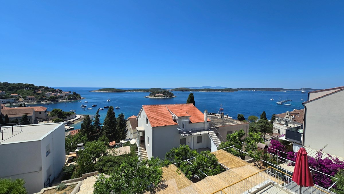 House For sale - SPLITSKO-DALMATINSKA HVAR