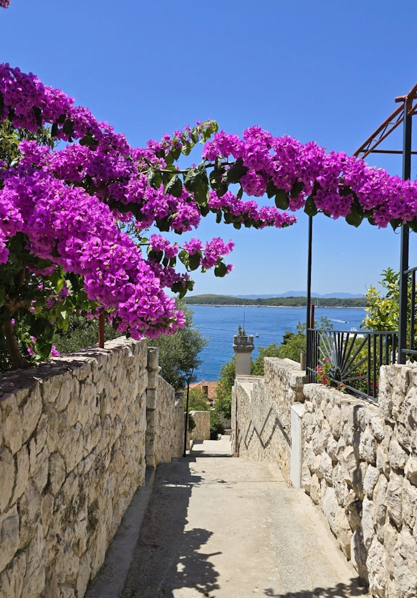House For sale - SPLITSKO-DALMATINSKA HVAR