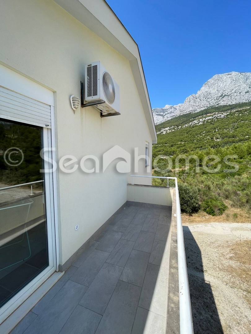 Appartement À vendre - SPLITSKO-DALMATINSKA BAŠKA VODA