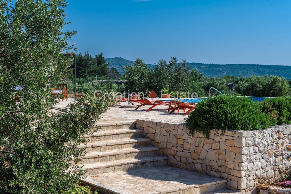 House For sale - SPLITSKO-DALMATINSKA BRAČ