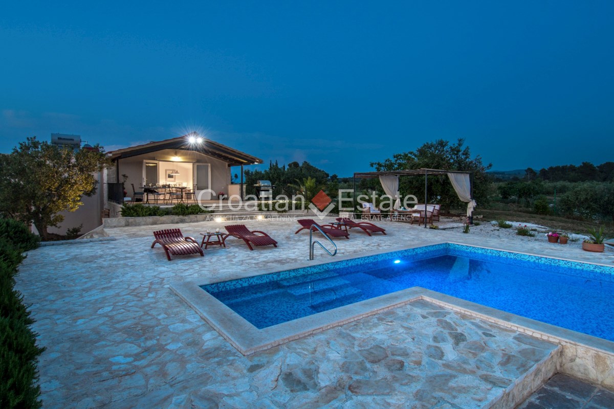 House For sale - SPLITSKO-DALMATINSKA BRAČ