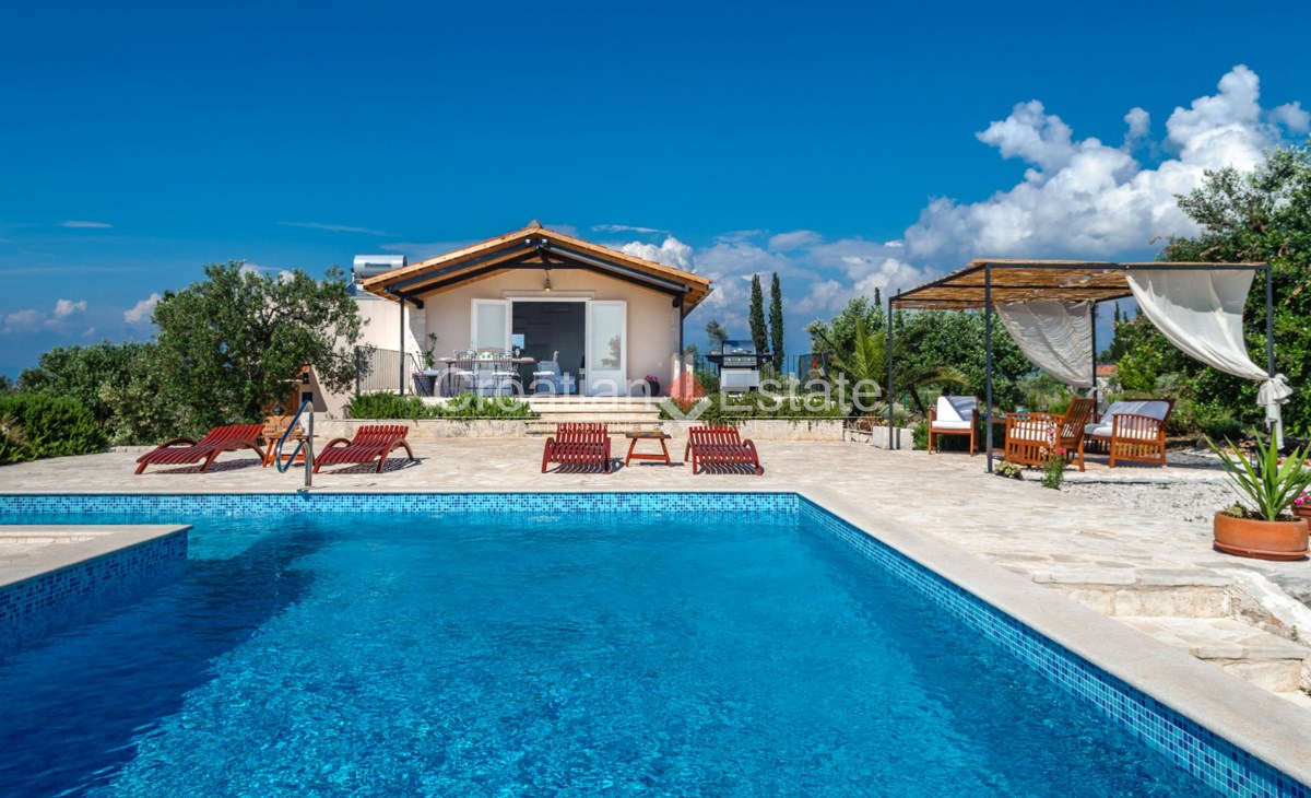 House For sale - SPLITSKO-DALMATINSKA BRAČ