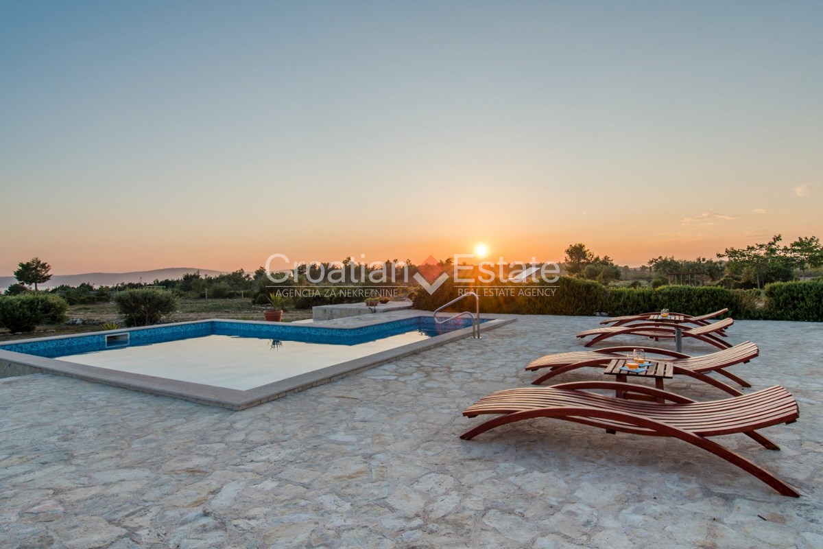 House For sale - SPLITSKO-DALMATINSKA BRAČ