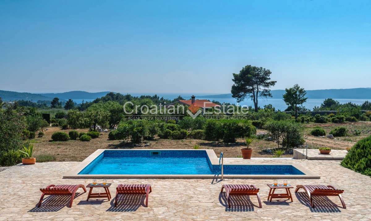 House For sale - SPLITSKO-DALMATINSKA BRAČ