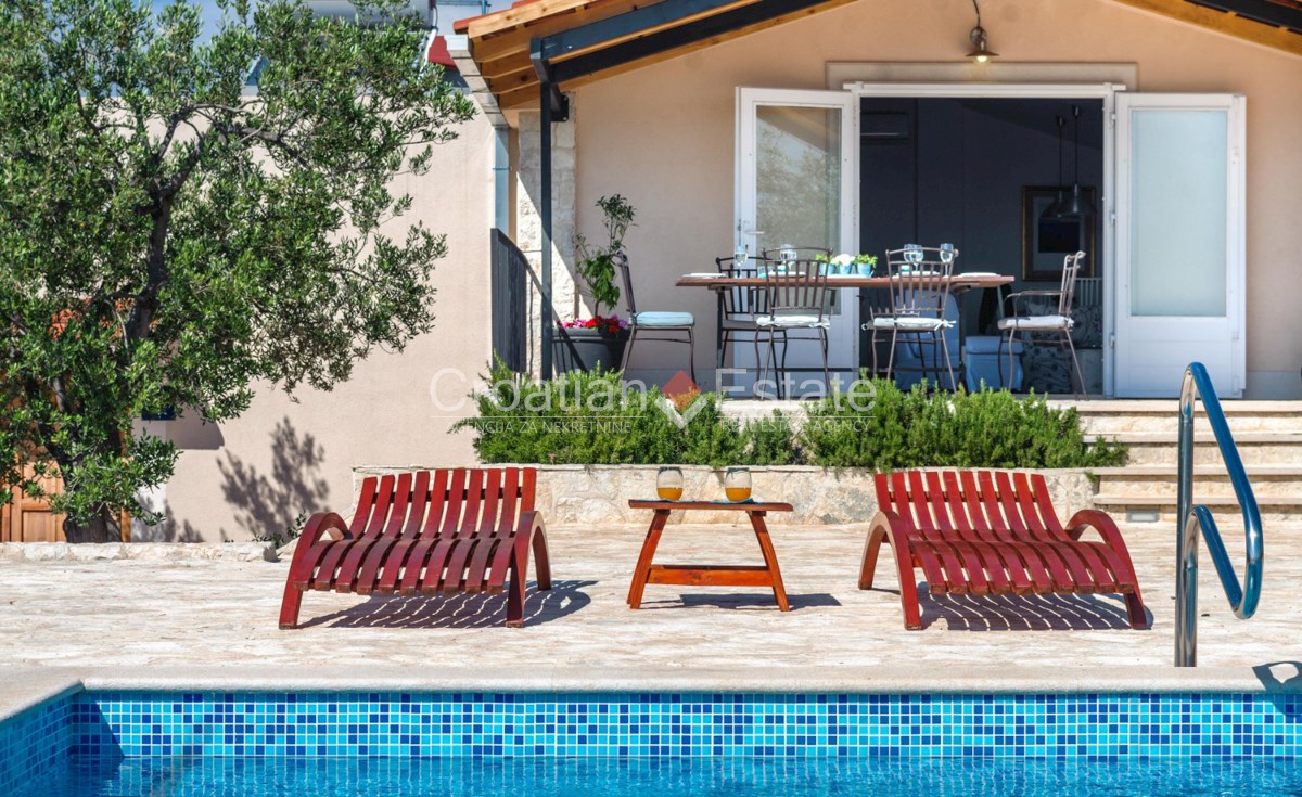 House For sale - SPLITSKO-DALMATINSKA BRAČ