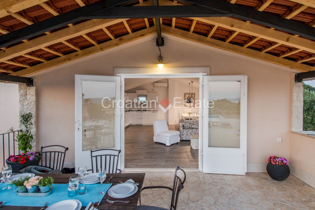House For sale - SPLITSKO-DALMATINSKA BRAČ