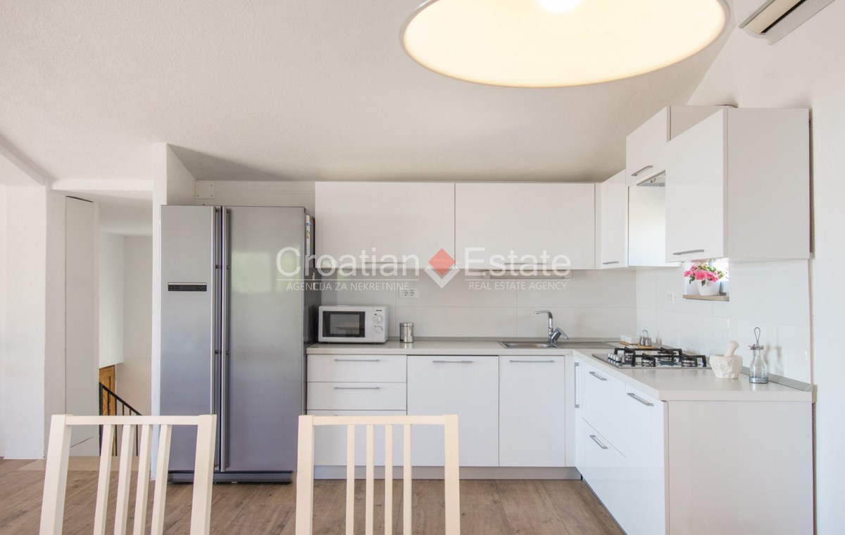 House For sale - SPLITSKO-DALMATINSKA BRAČ
