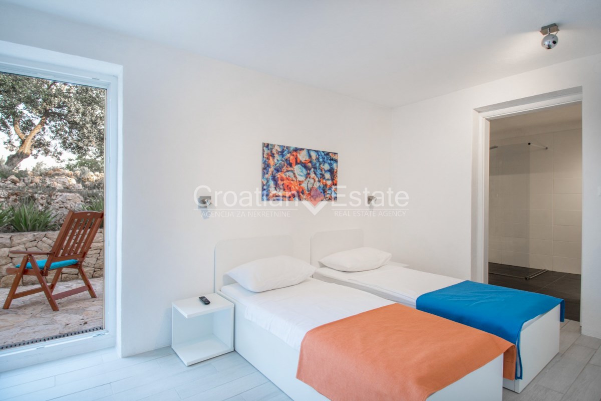 House For sale - SPLITSKO-DALMATINSKA BRAČ