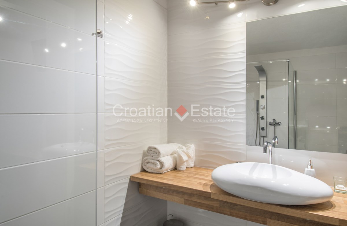 House For sale - SPLITSKO-DALMATINSKA BRAČ