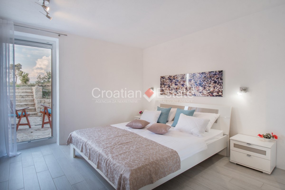 House For sale - SPLITSKO-DALMATINSKA BRAČ