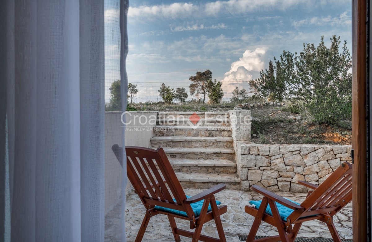 House For sale - SPLITSKO-DALMATINSKA BRAČ