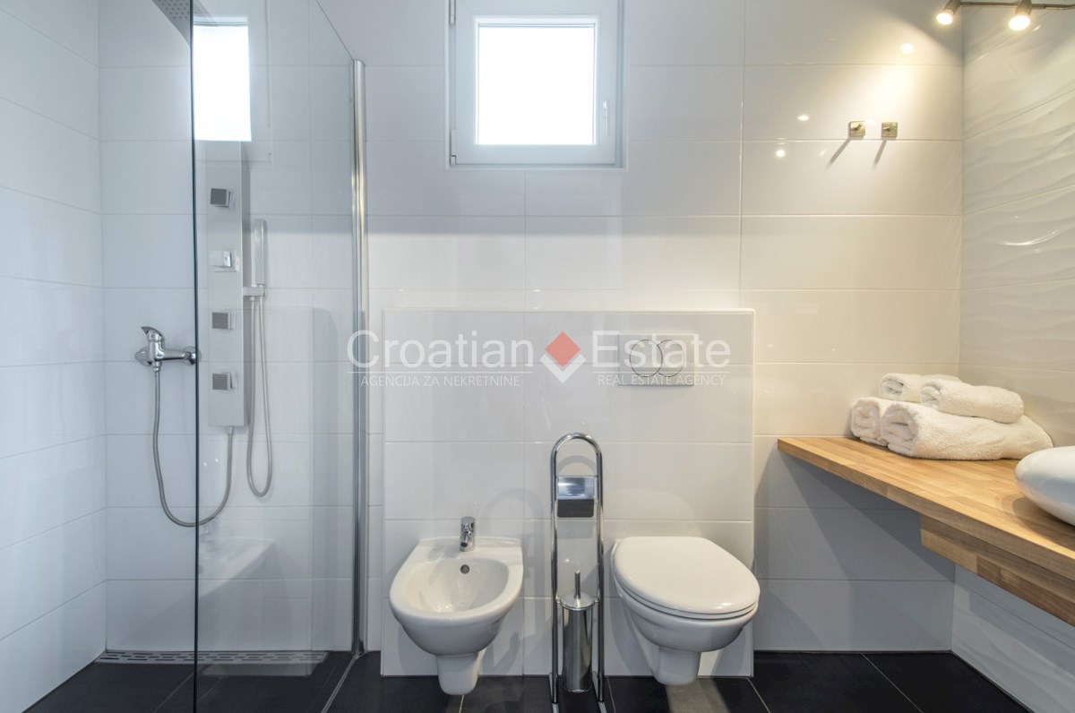 House For sale - SPLITSKO-DALMATINSKA BRAČ