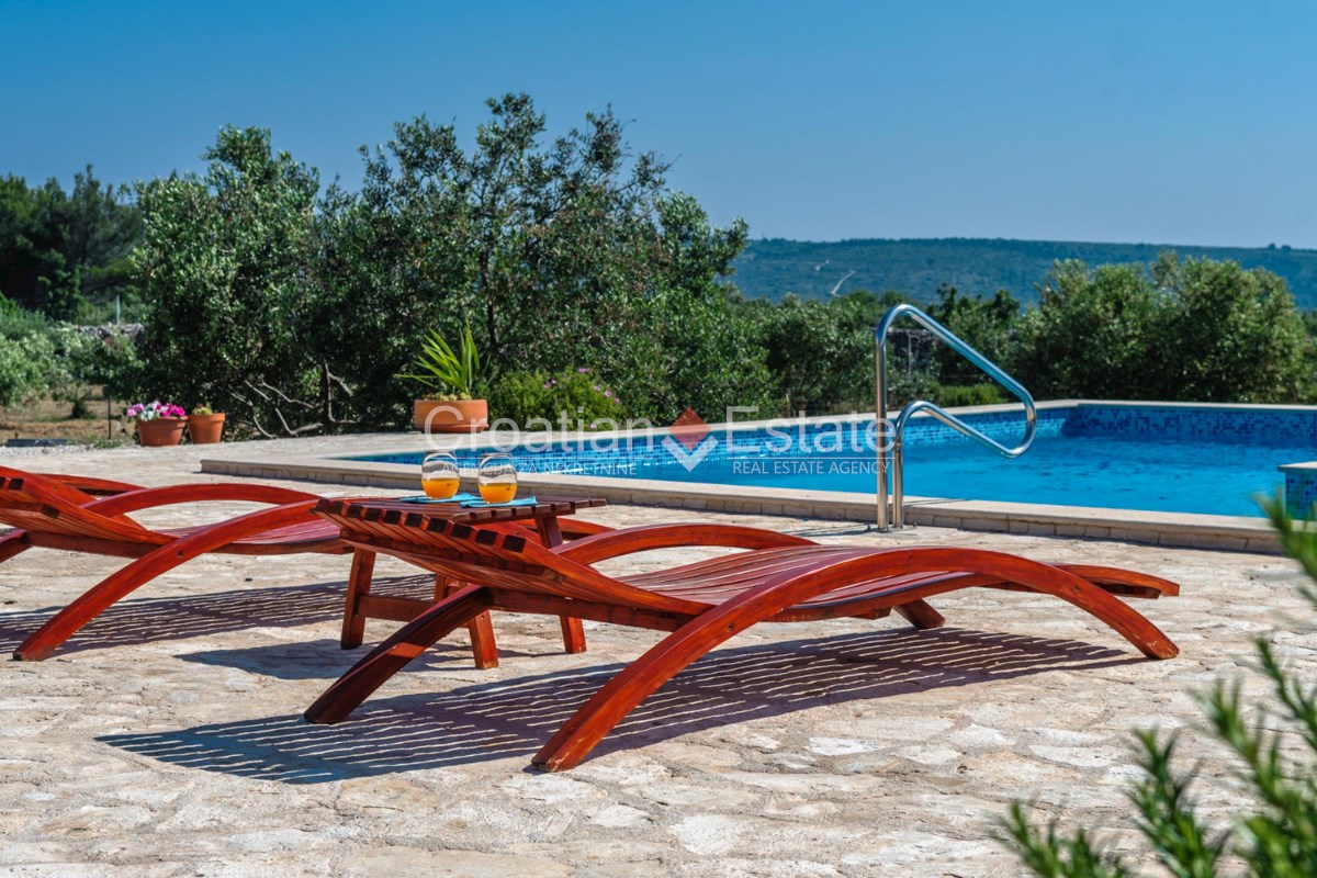 House For sale - SPLITSKO-DALMATINSKA BRAČ