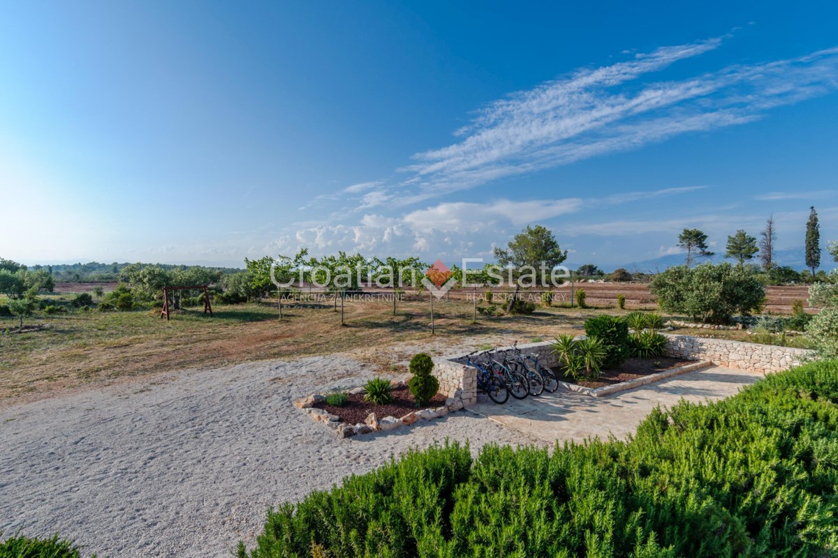 House For sale - SPLITSKO-DALMATINSKA BRAČ