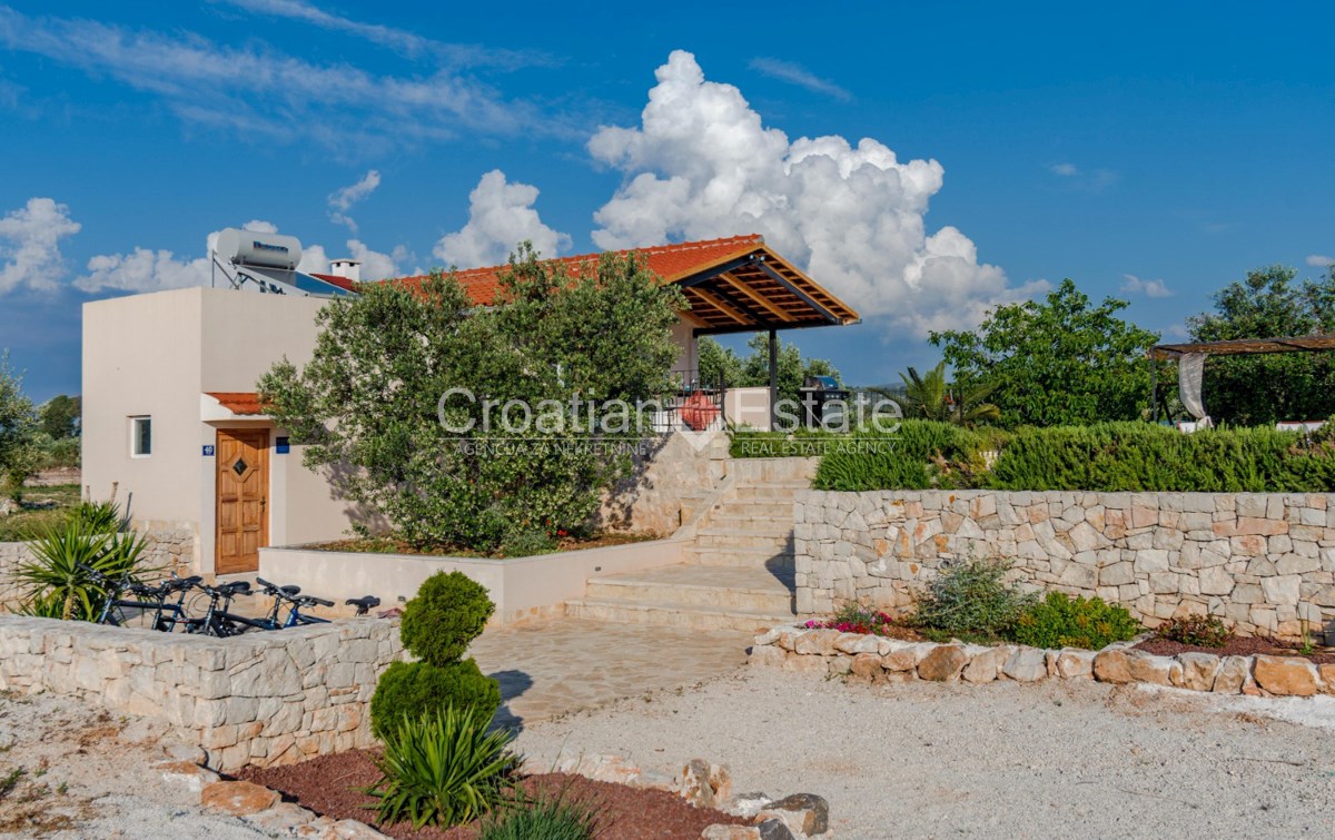 House For sale - SPLITSKO-DALMATINSKA BRAČ