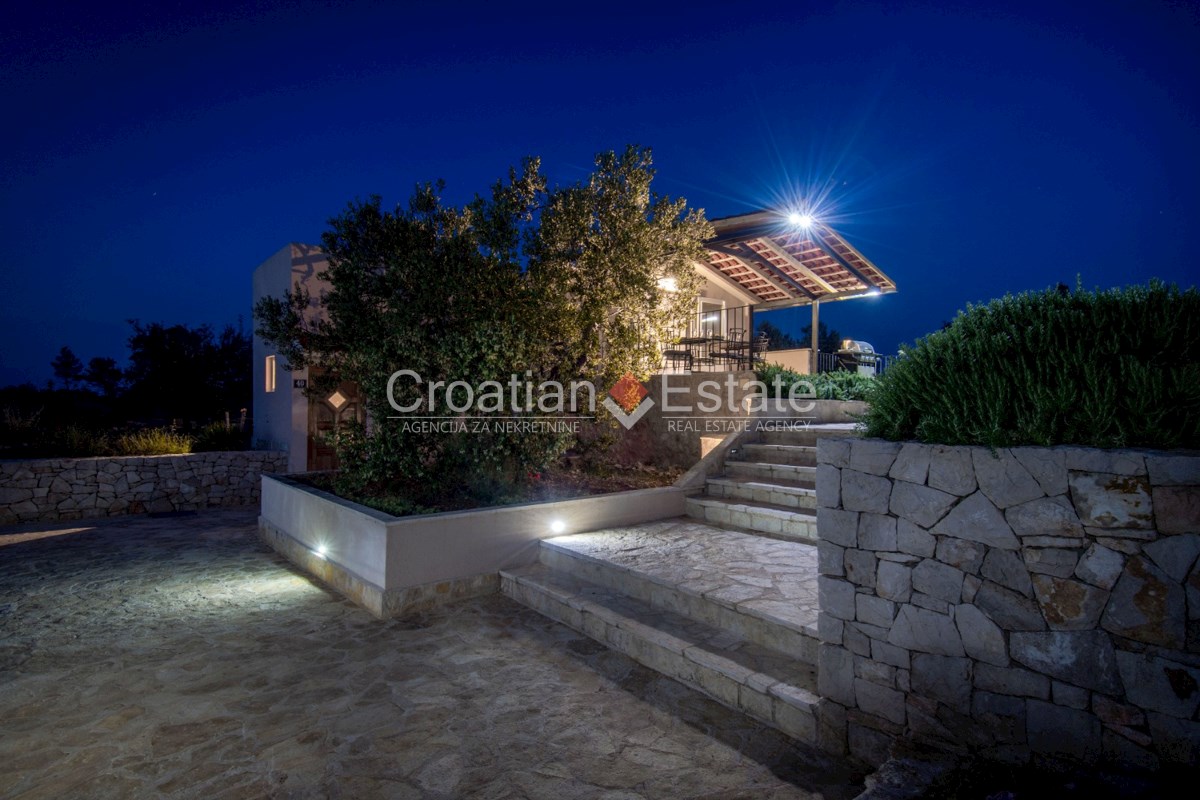 House For sale - SPLITSKO-DALMATINSKA BRAČ