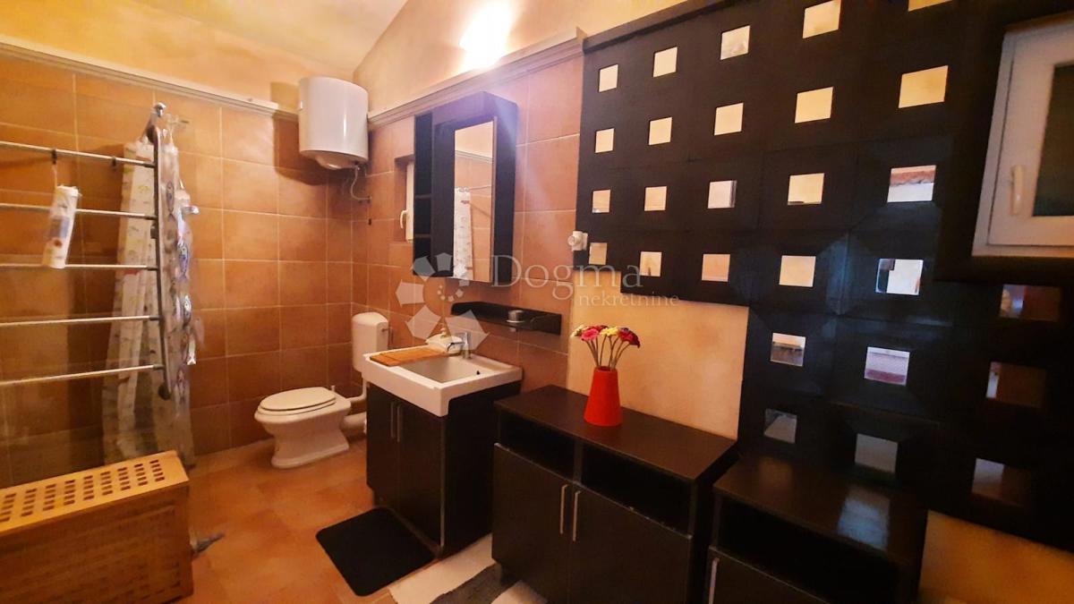 Casa In vendita - ŠIBENSKO-KNINSKA ŠIBENIK