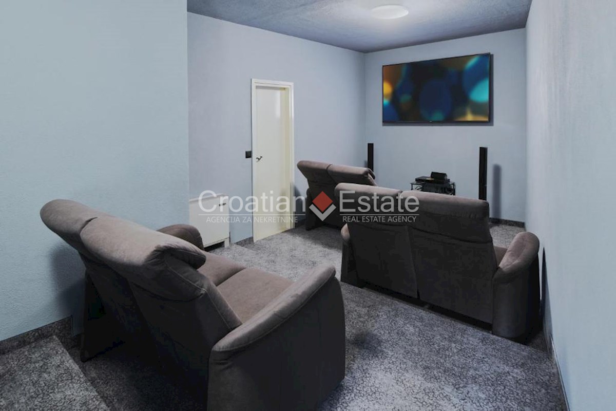 House For sale - SPLITSKO-DALMATINSKA BRAČ