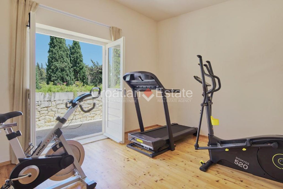 House For sale - SPLITSKO-DALMATINSKA BRAČ