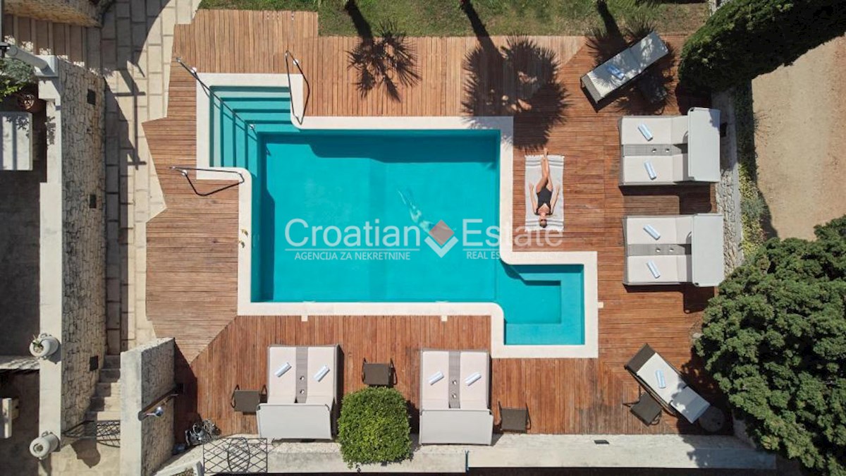 House For sale - SPLITSKO-DALMATINSKA BRAČ