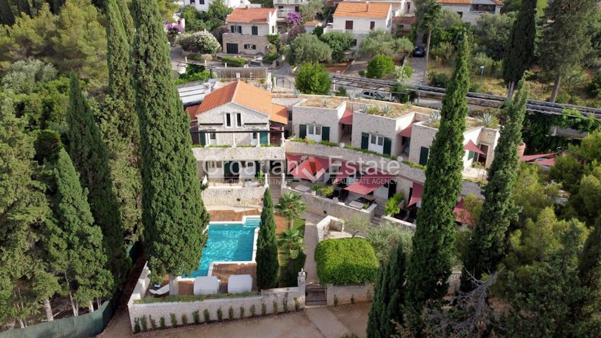 House For sale - SPLITSKO-DALMATINSKA BRAČ