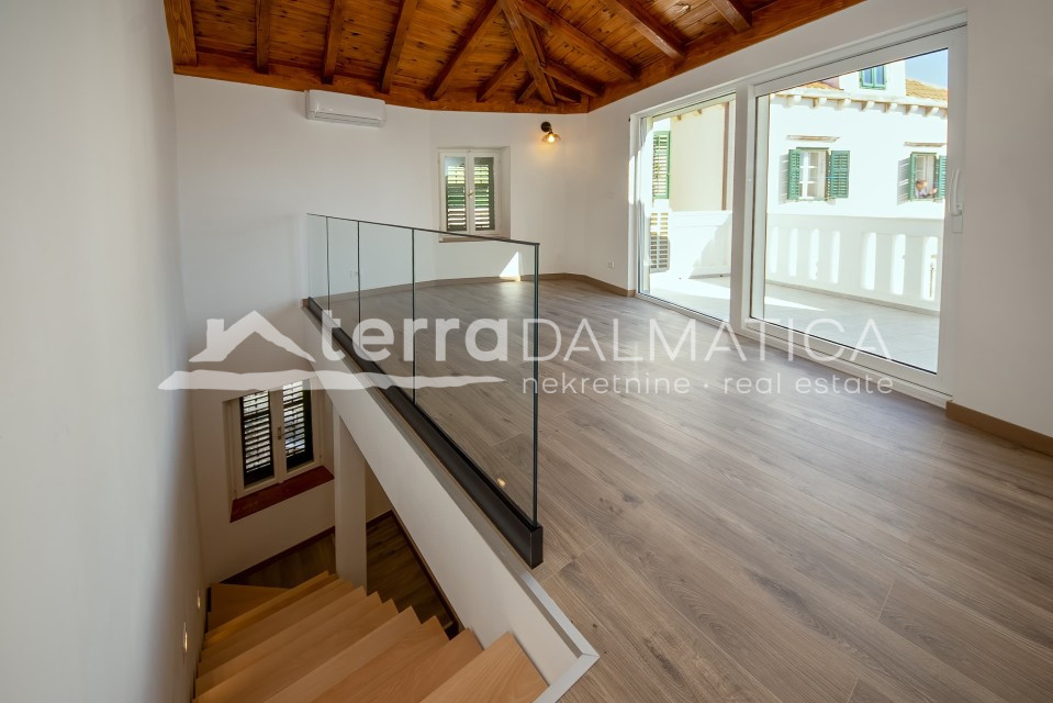 Haus Zu verkaufen - ŠIBENSKO-KNINSKA ŠIBENIK