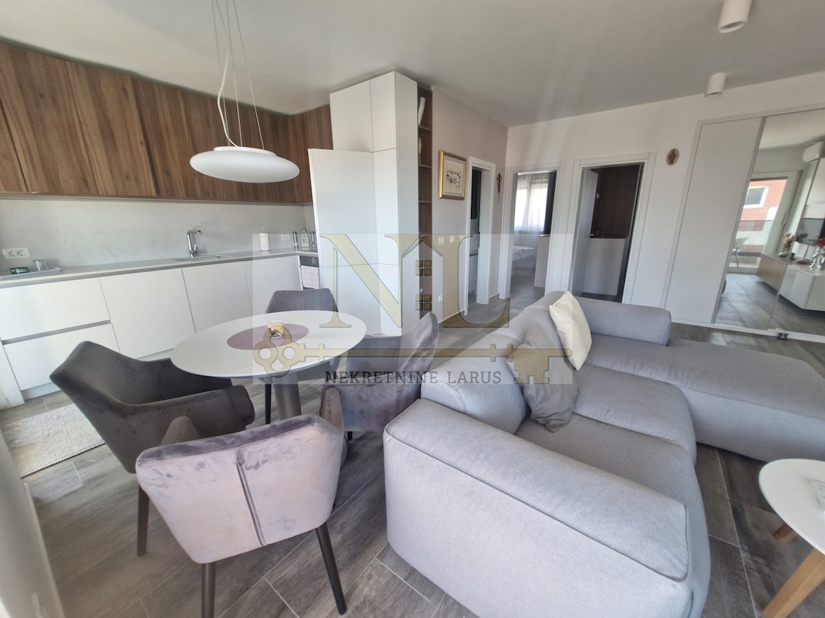 Apartma Na predaj - SPLITSKO-DALMATINSKA ČIOVO