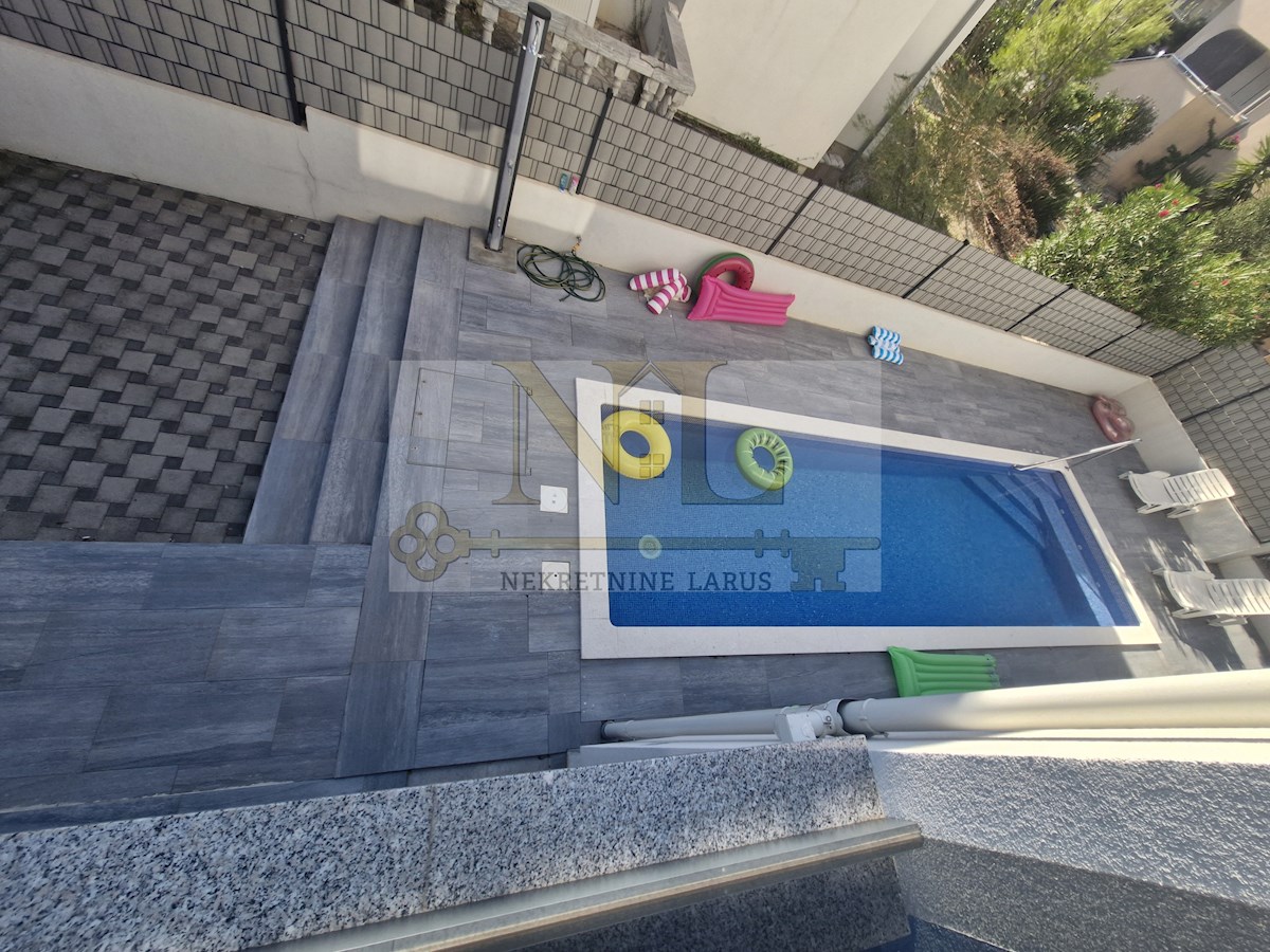 Apartma Na predaj - SPLITSKO-DALMATINSKA ČIOVO