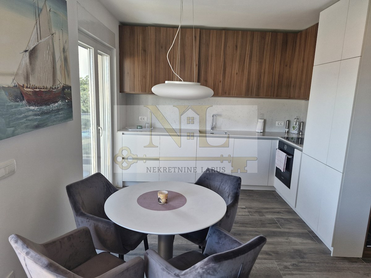 Apartma Na predaj - SPLITSKO-DALMATINSKA ČIOVO