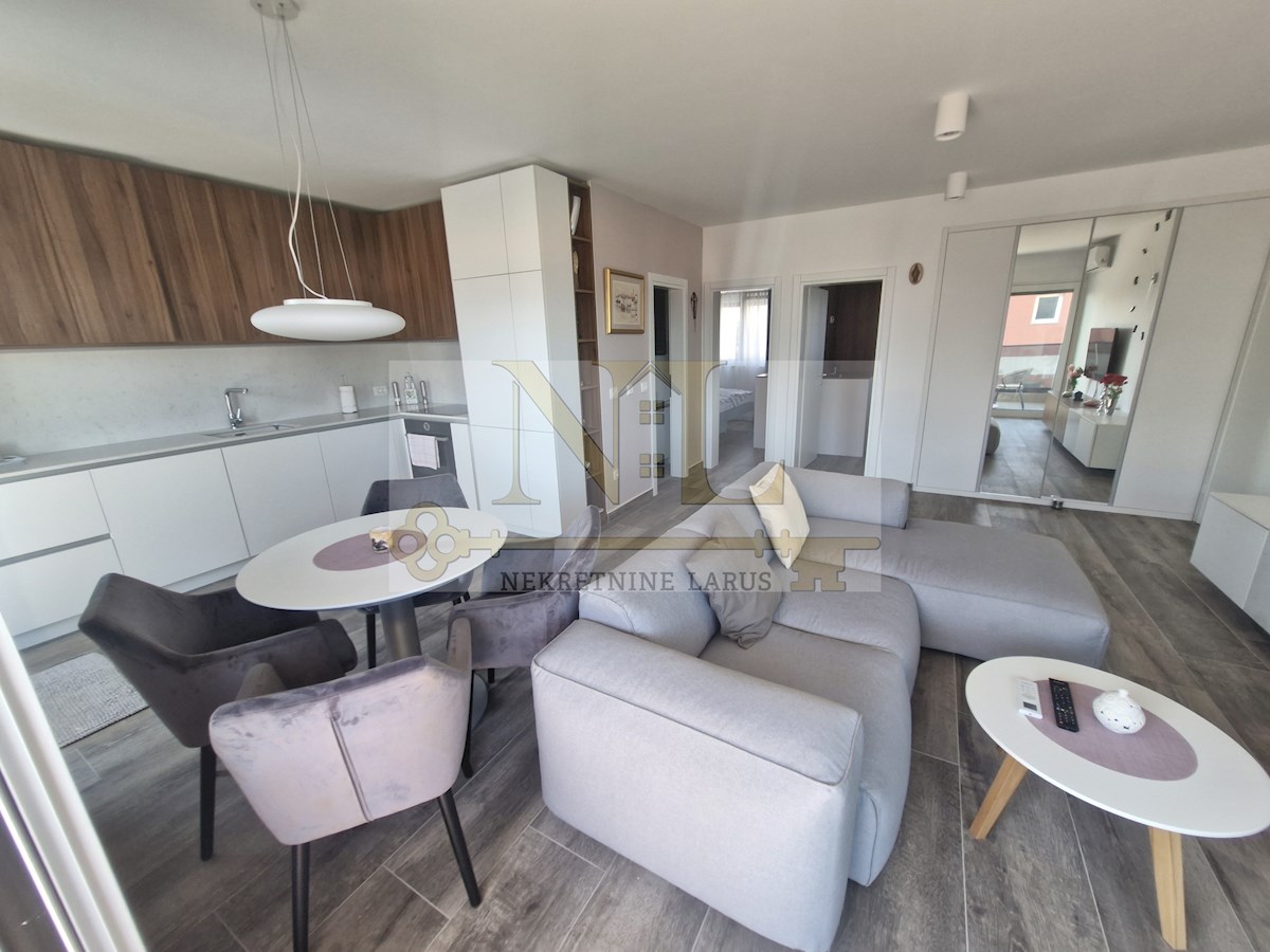Apartma Na predaj - SPLITSKO-DALMATINSKA ČIOVO