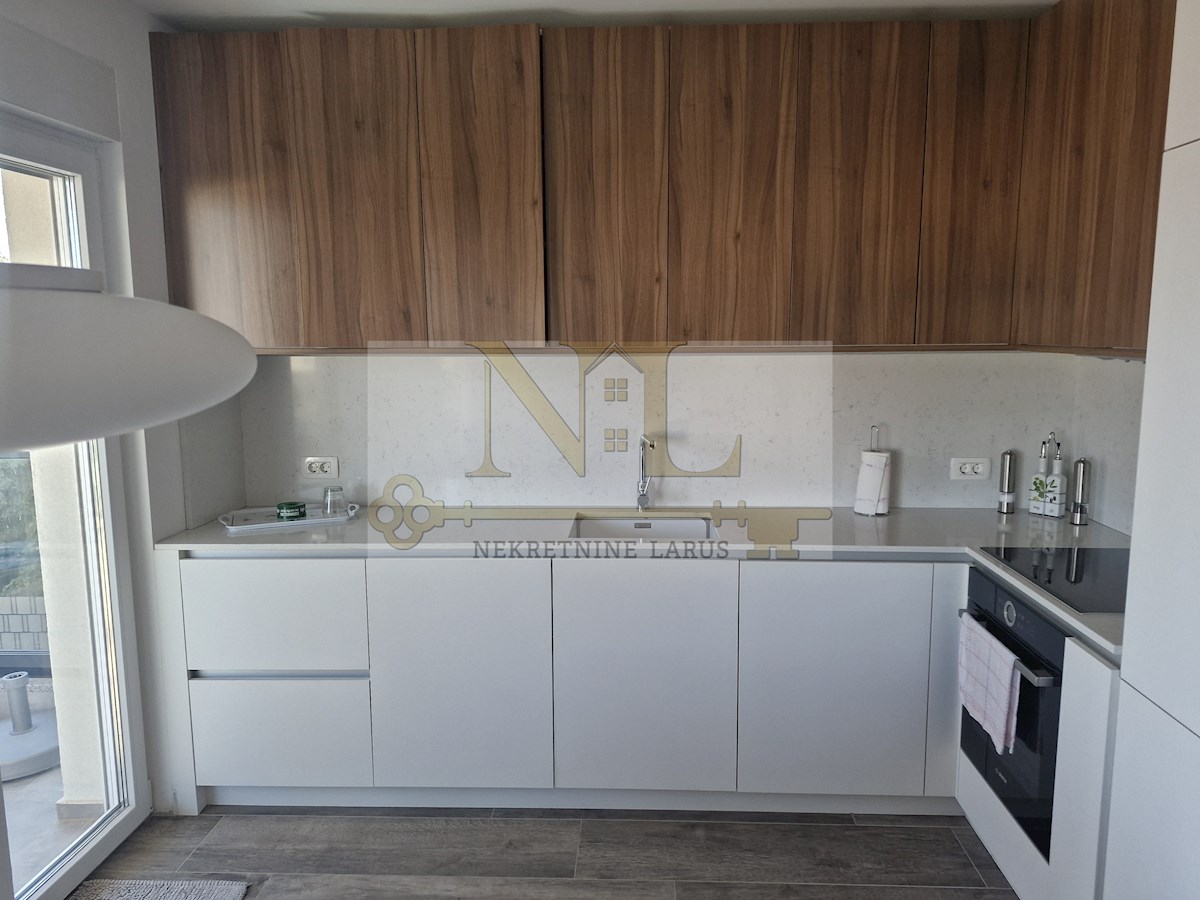 Apartma Na predaj - SPLITSKO-DALMATINSKA ČIOVO