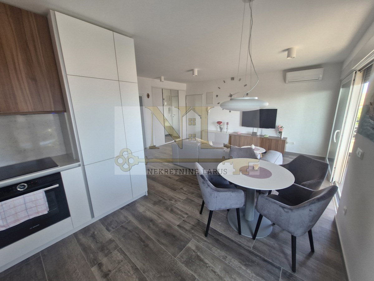 Apartma Na predaj - SPLITSKO-DALMATINSKA ČIOVO