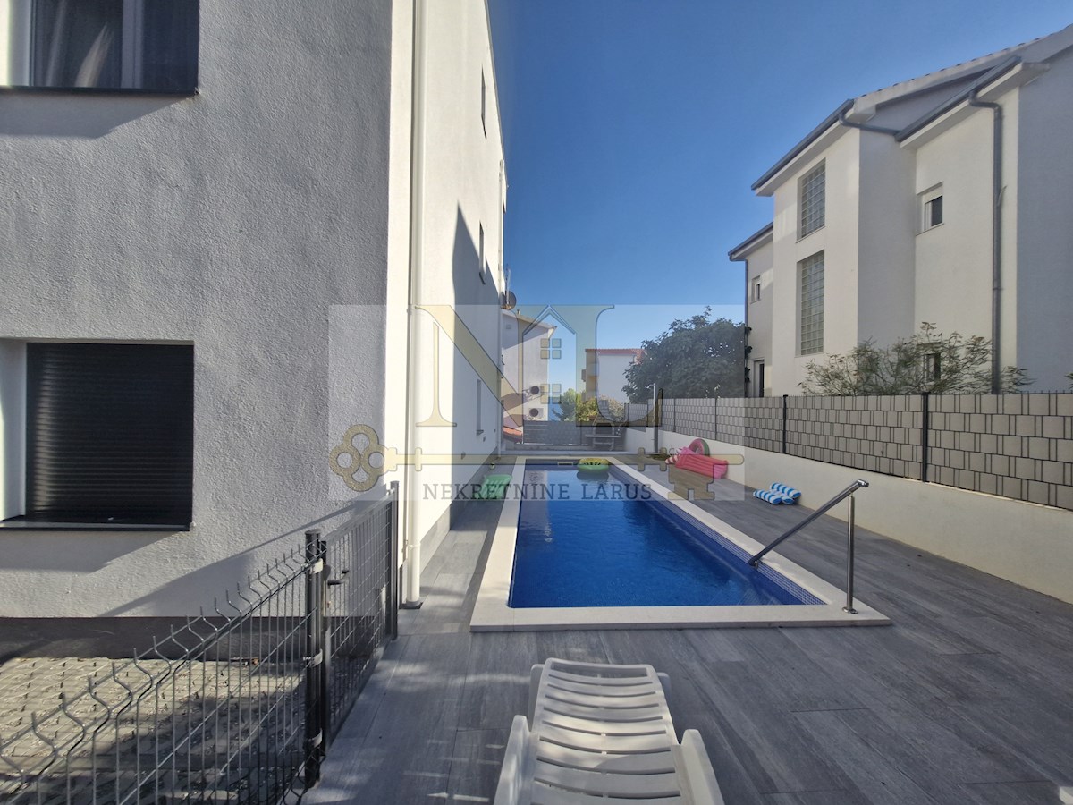 Apartma Na predaj - SPLITSKO-DALMATINSKA ČIOVO