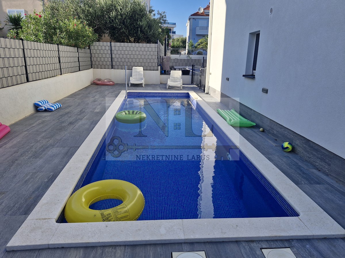 Apartma Na predaj - SPLITSKO-DALMATINSKA ČIOVO