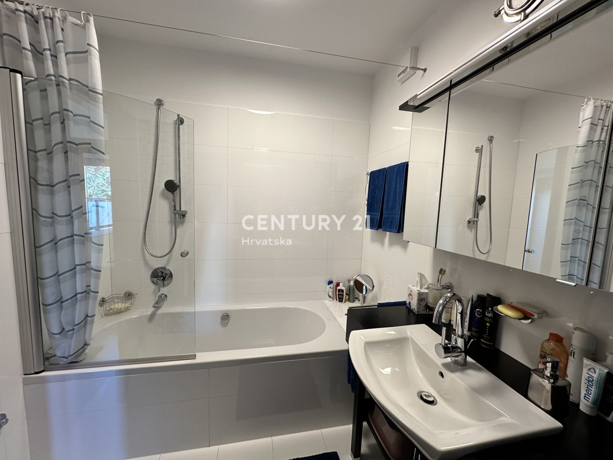 Apartma Na predaj - ISTARSKA TAR-VABRIGA